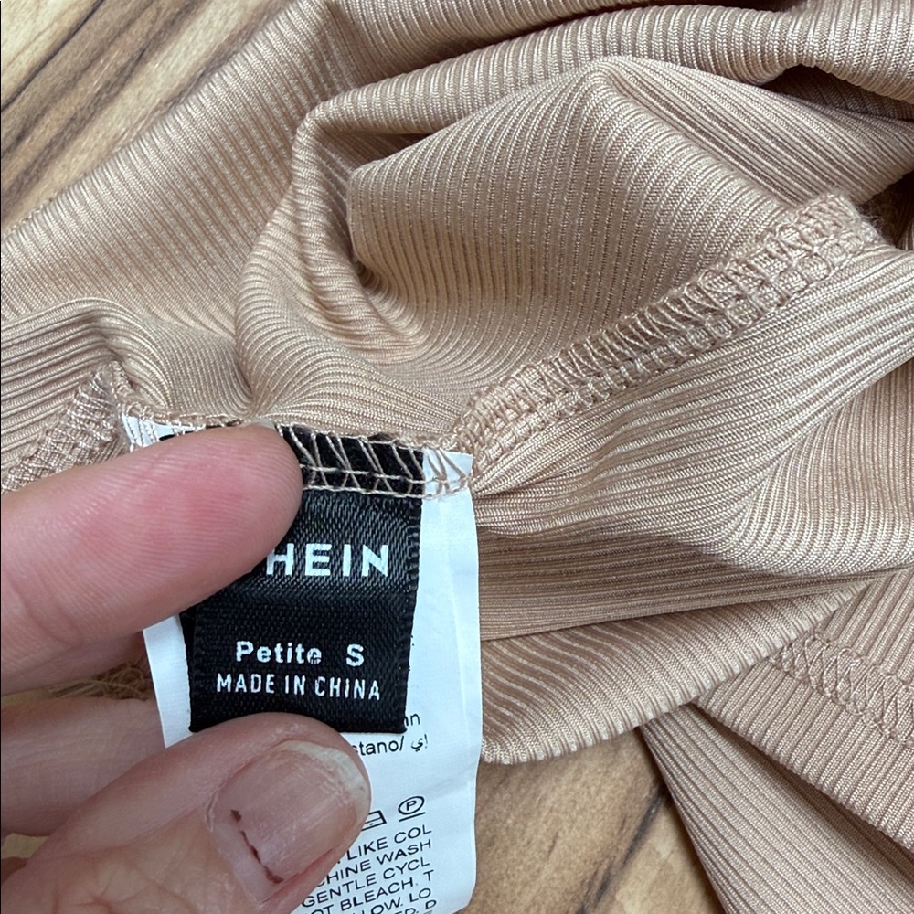 Sleeveless Ribbed Tan Top - Picture 3 of 4